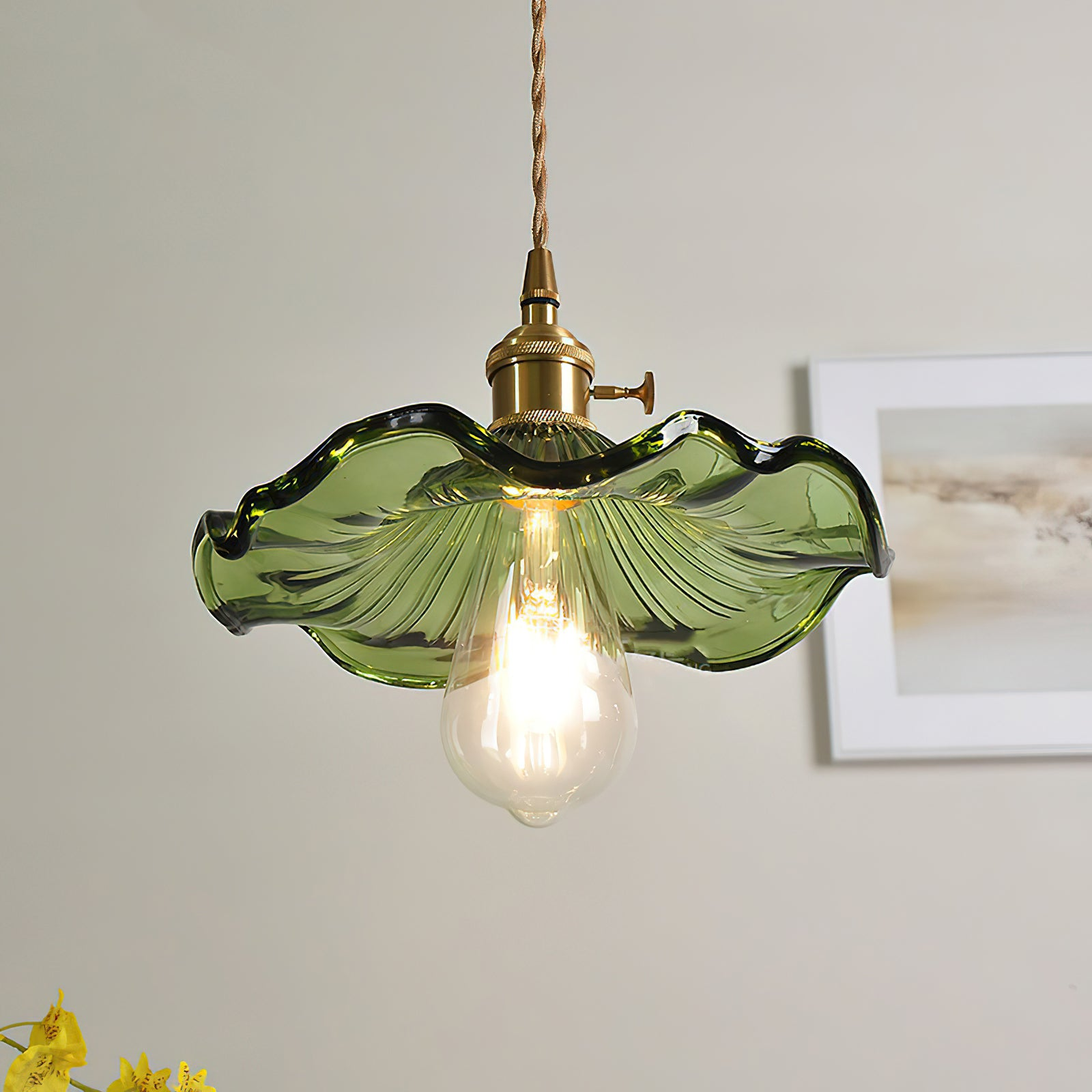 Elegant Hibiscus Flower Glass Pendant Light Fixture for Chic Home Décor and Ambient Illumination