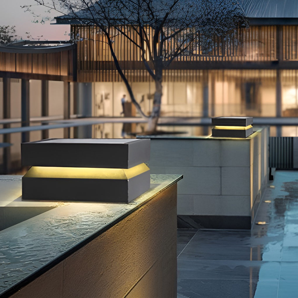 Lumière de poteau LED solaire extérieure noire moderne