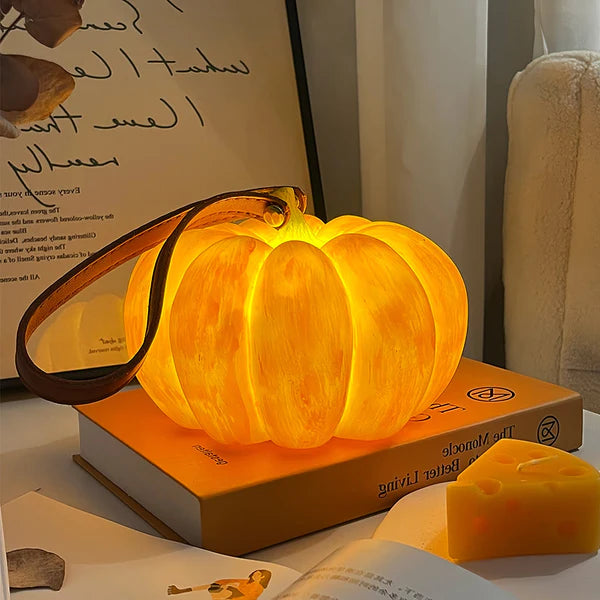 Portable Pumpkin Table Light in Resin – Perfect for Autumn Decor, Halloween Ambience, and Festive Home Lighting