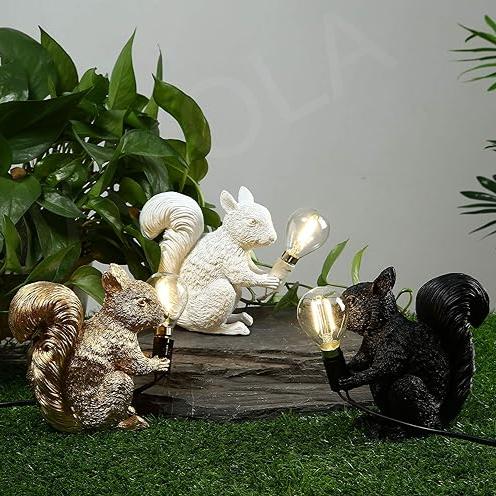 Table lamp squirrel resin LED animal light