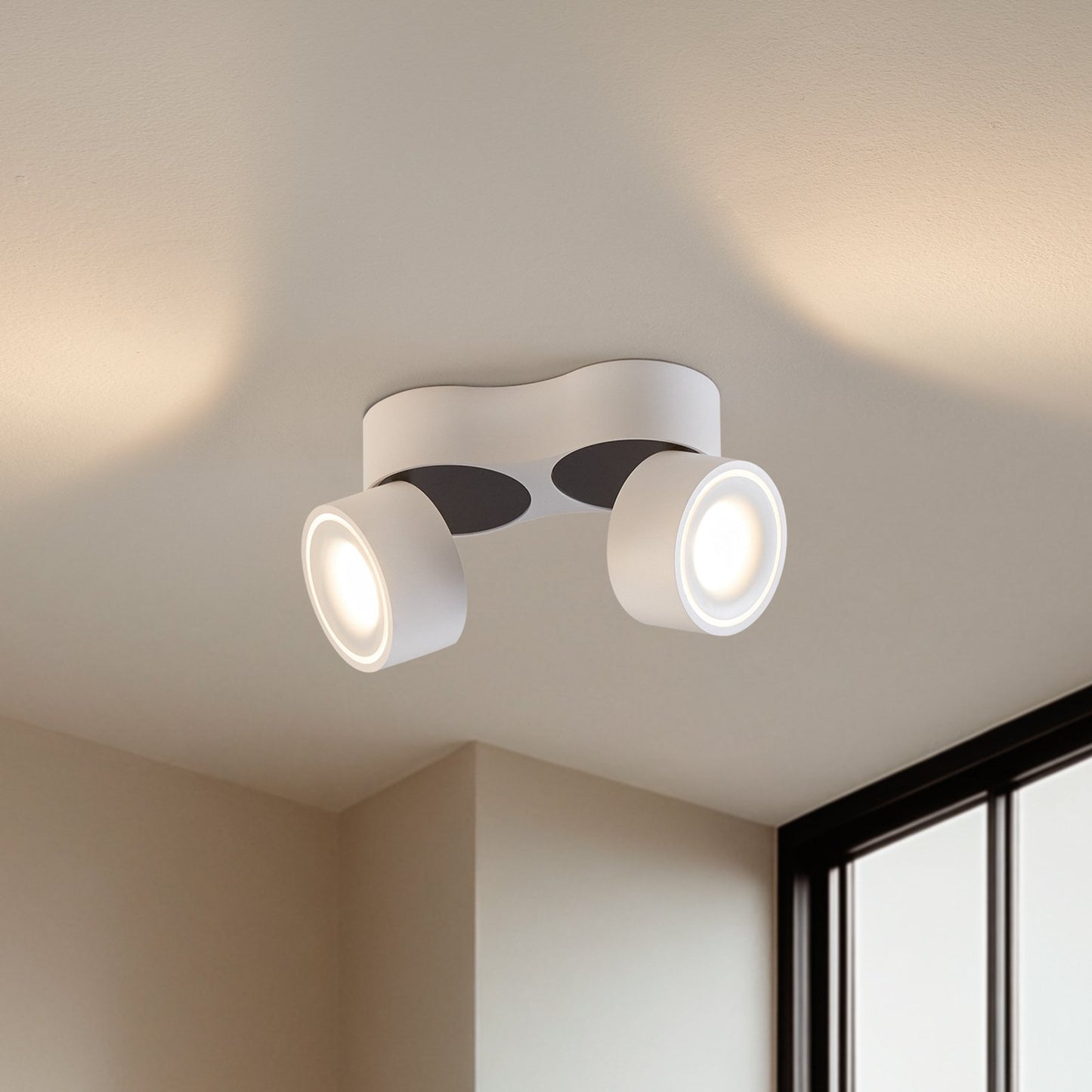 Plafonnier avec spots LED réglables