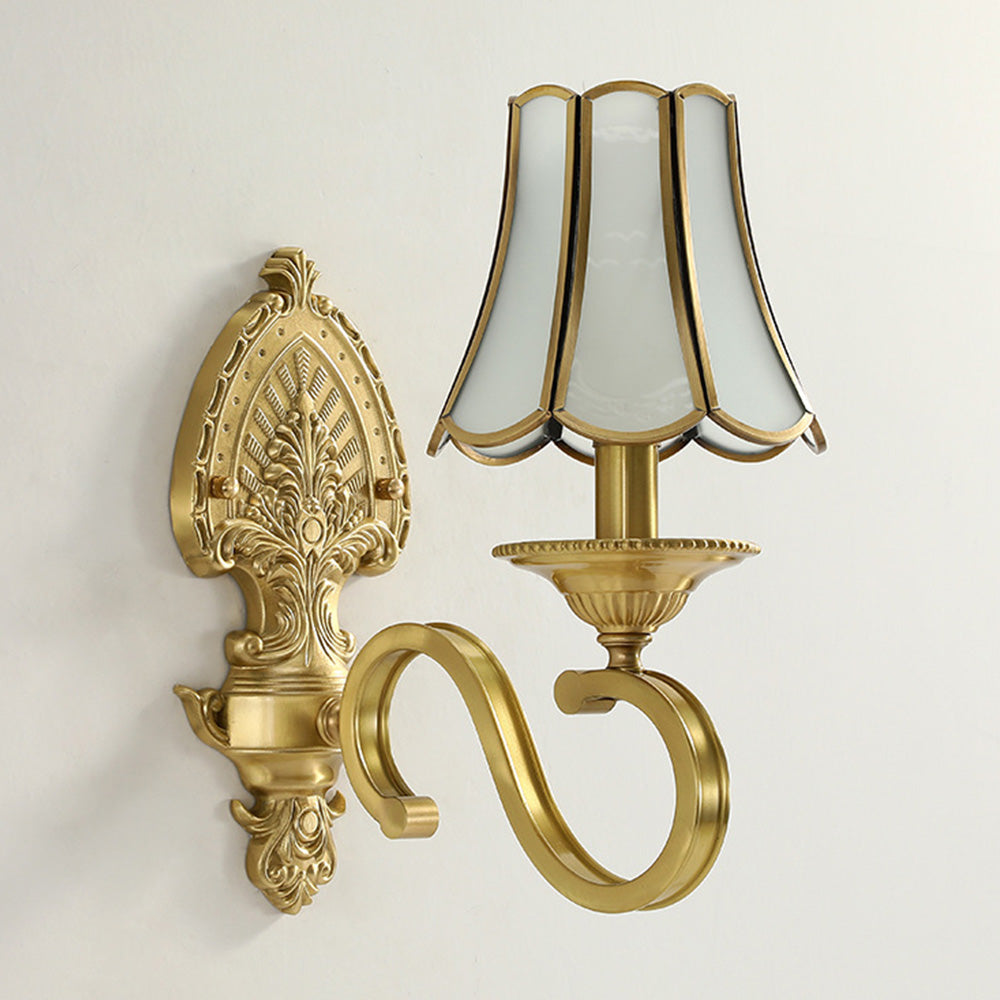 Elegant Vintage Gold Wall Sconce Light Fixture for Living Room Décor - Luxurious Illumination for Timeless Interiors