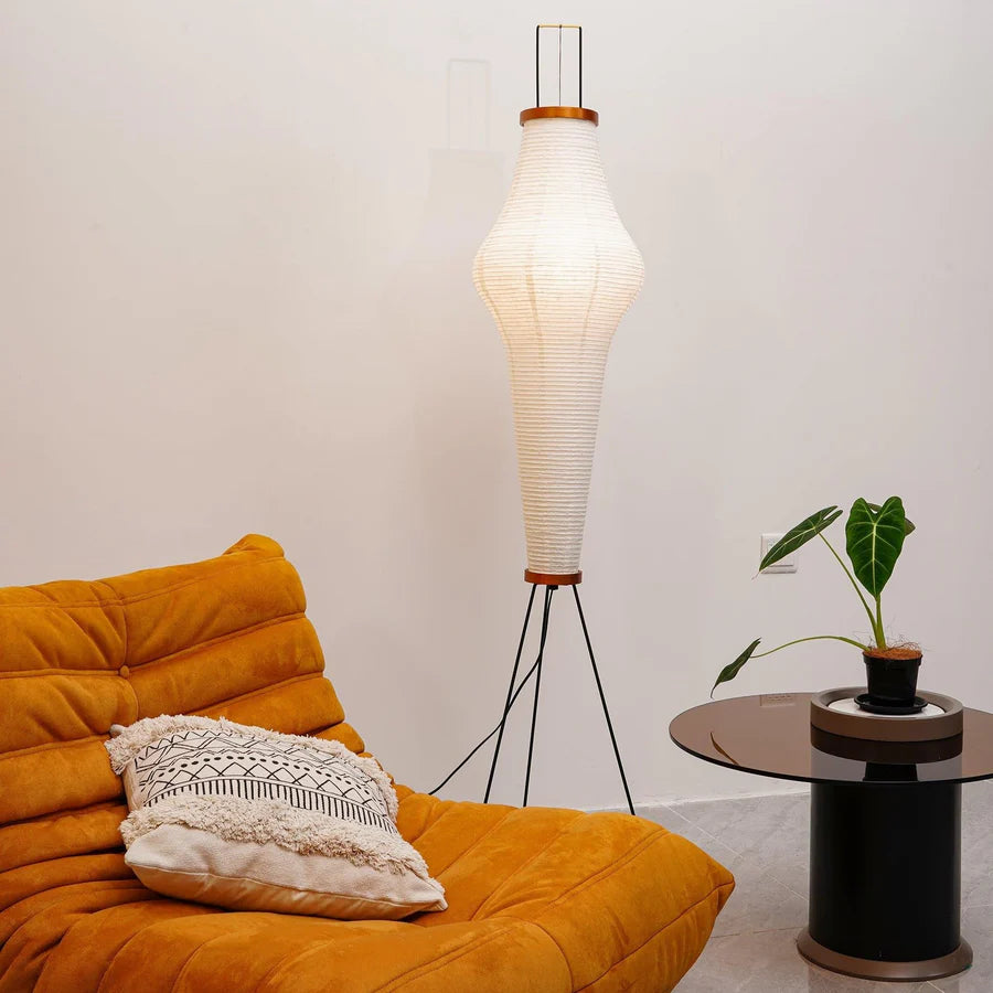 Lámpara de pie con pantalla minimalista de papel