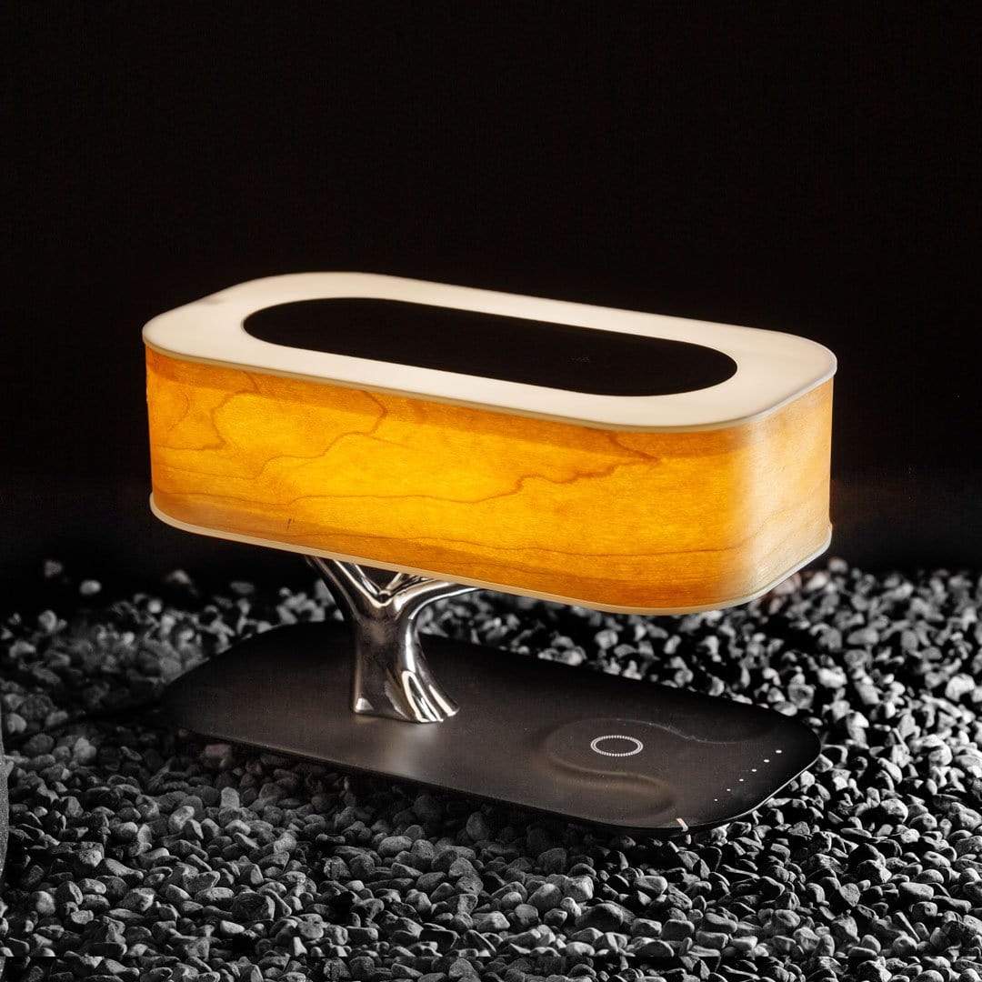 Moderne Holz-Tischlampe mit kabelloser Ladefunktion