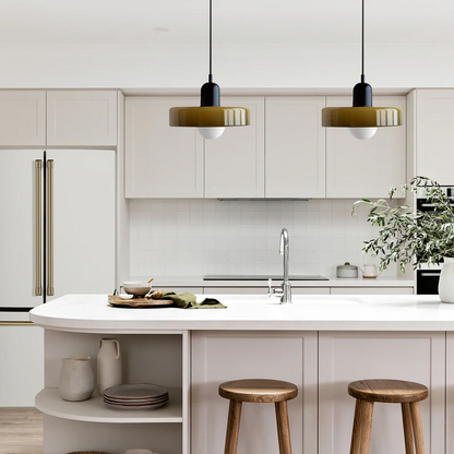 Lampada a sospensione in vetro colorato ispirata al Bauhaus