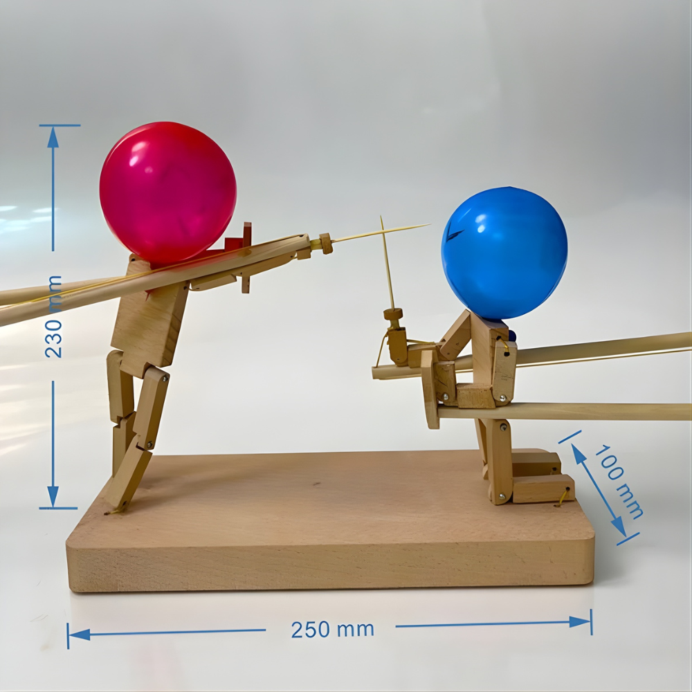 Jeu de bataille de ballons avec marionnette de combattant en bois