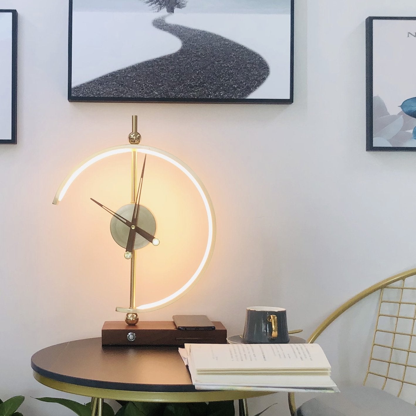 Lámpara de escritorio LED Reloj Carga inalámbrica Madera