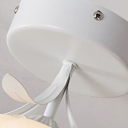 Lampa sufitowa z kloszem w kwiatowy wzór ze szkła