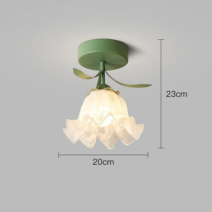 Lampa sufitowa z kloszem w kwiatowy wzór ze szkła