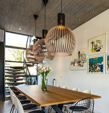 Suspension de plafond en bois finition naturelle