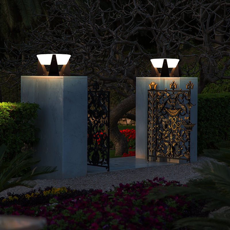 Luce solare da giardino a LED per esterni con struttura in ferro
