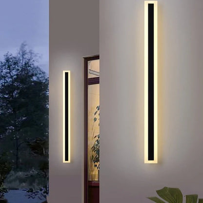Outdoor LED Wall Light in Minimalist Black