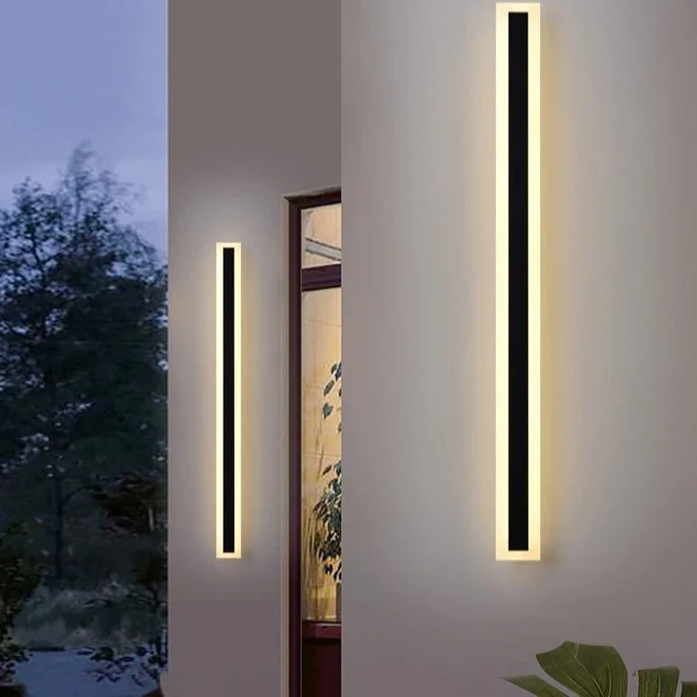 Zewnętrzna lampa ścienna LED w minimalistycznej czerni