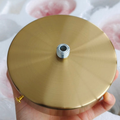 Lampa sufitowa z różowymi kloszami ze szkła w kształcie kuli