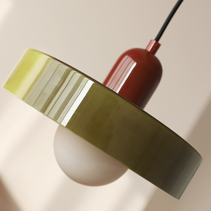 Lampada a sospensione in vetro colorato ispirata al Bauhaus