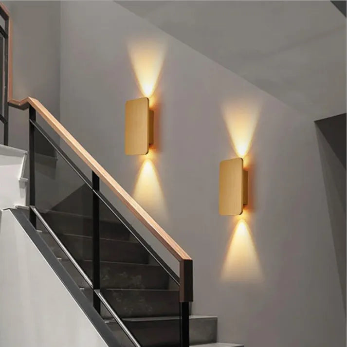 Aplique de pared moderno de metal rectangular LED para interior