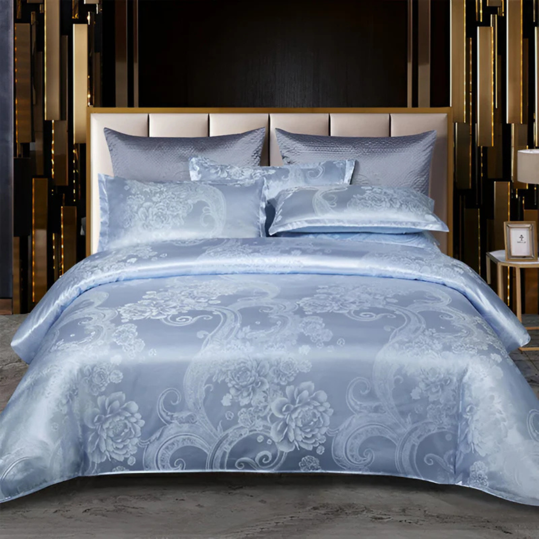 Luxurious Satin Duvet Cover with Floral Design - Image 3