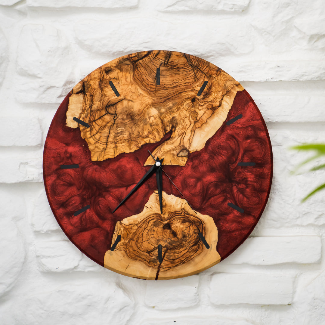 Reloj de pared rústico de resina y madera