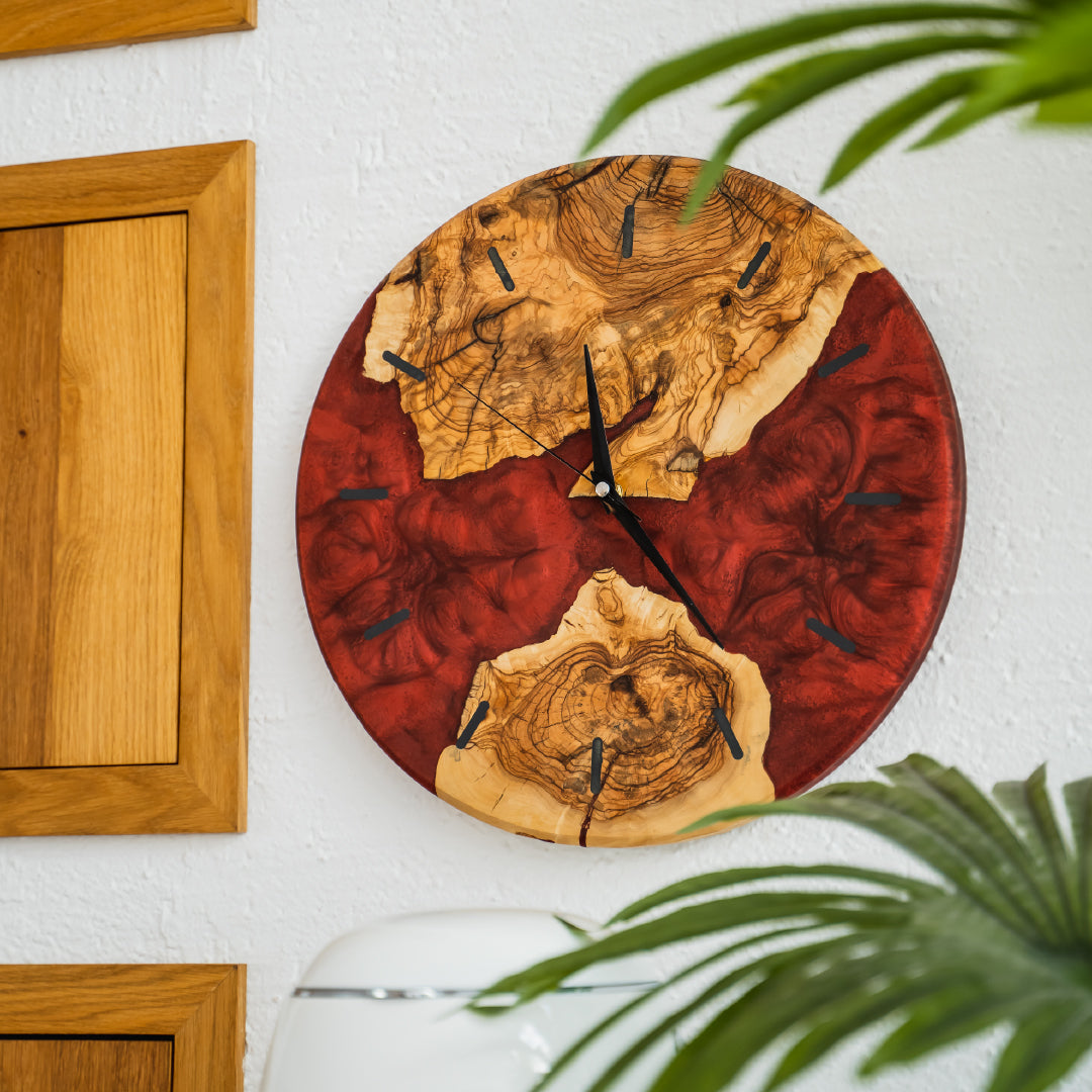 Reloj de pared rústico de resina y madera