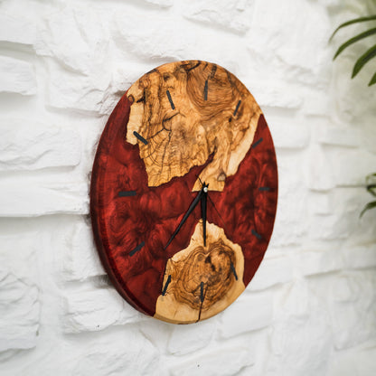 Rustykalny drewniany zegar ścienny z żywicy