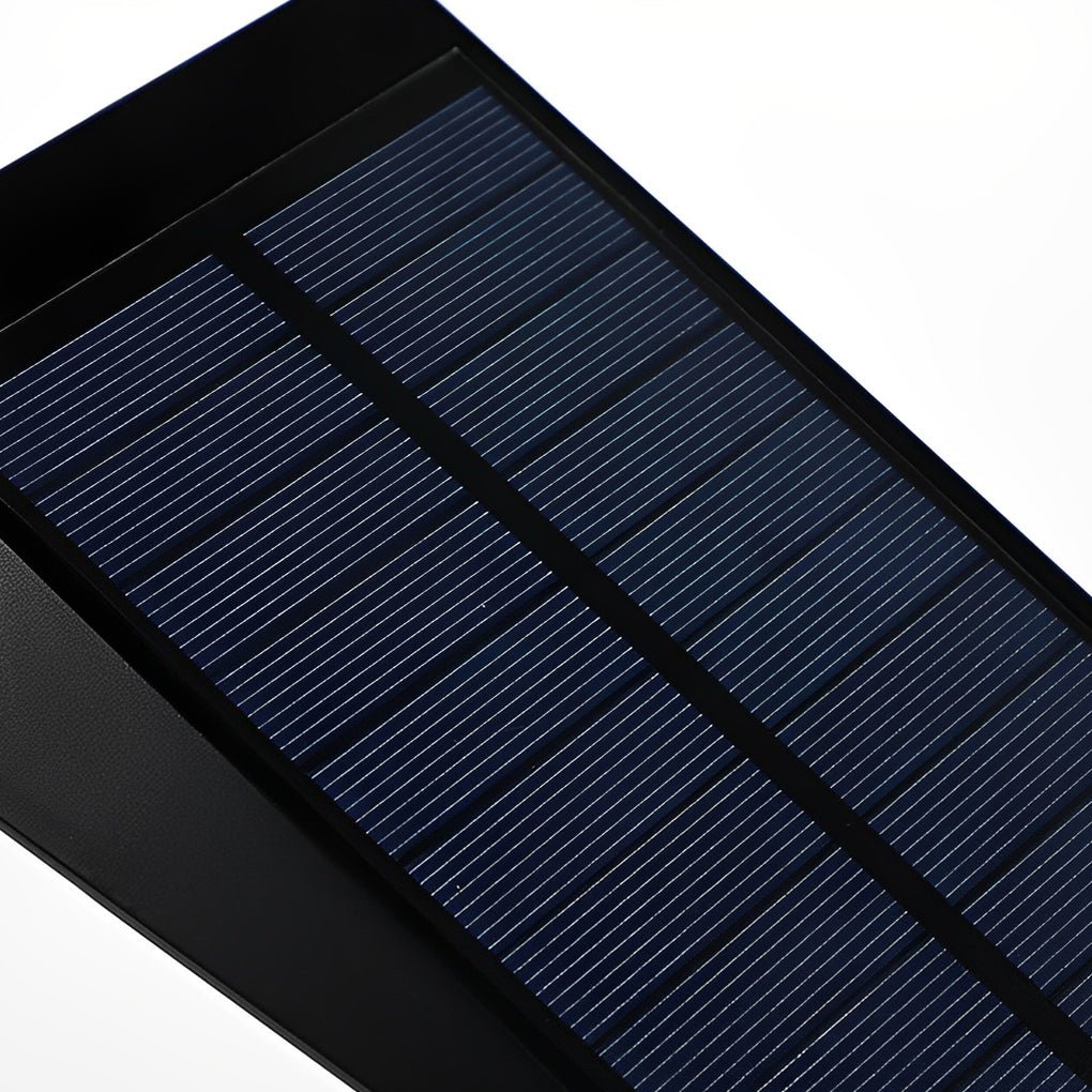 Foco de jardín exterior con energía solar