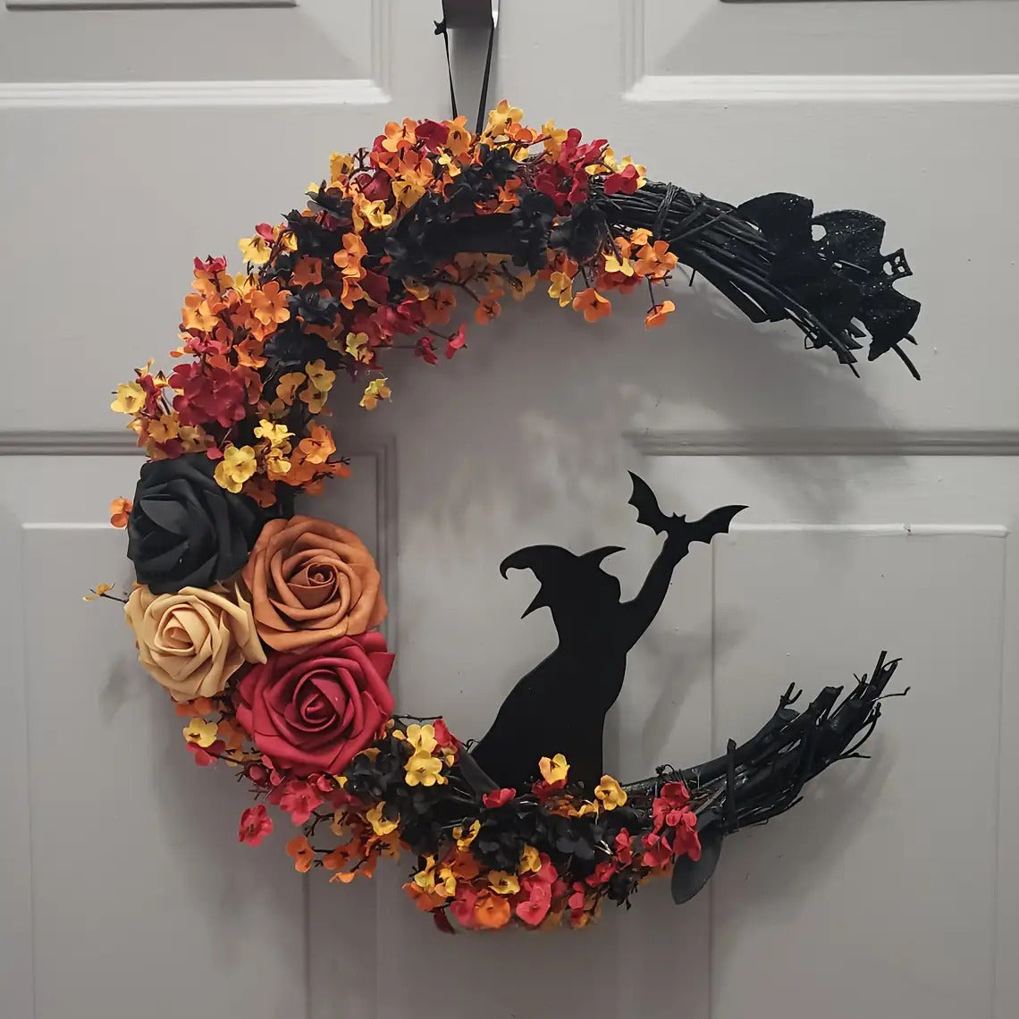 Corona floral rústica de bruja de Halloween | Decoración de puerta con luna creciente