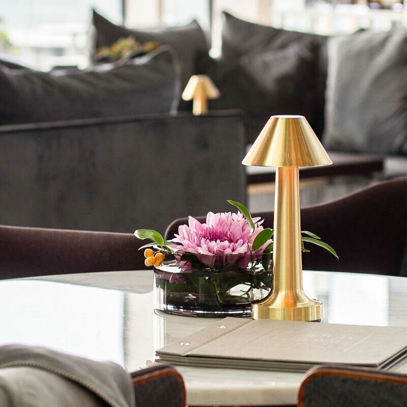 elegant-dimmable-table-lamp-fo-3-znvlfr