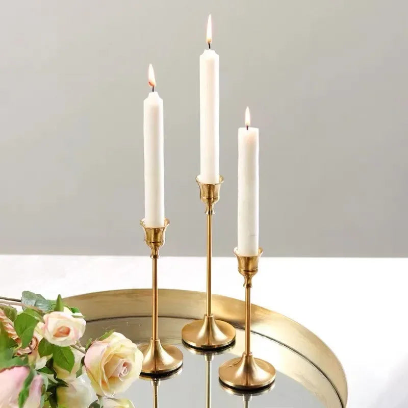 elegant-golden-candle-holders--5-agdeq1