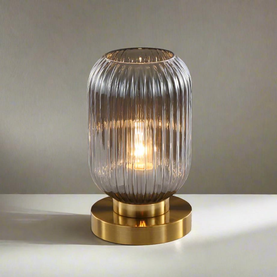 elegant-nordic-style-table-lam-12-uondq9