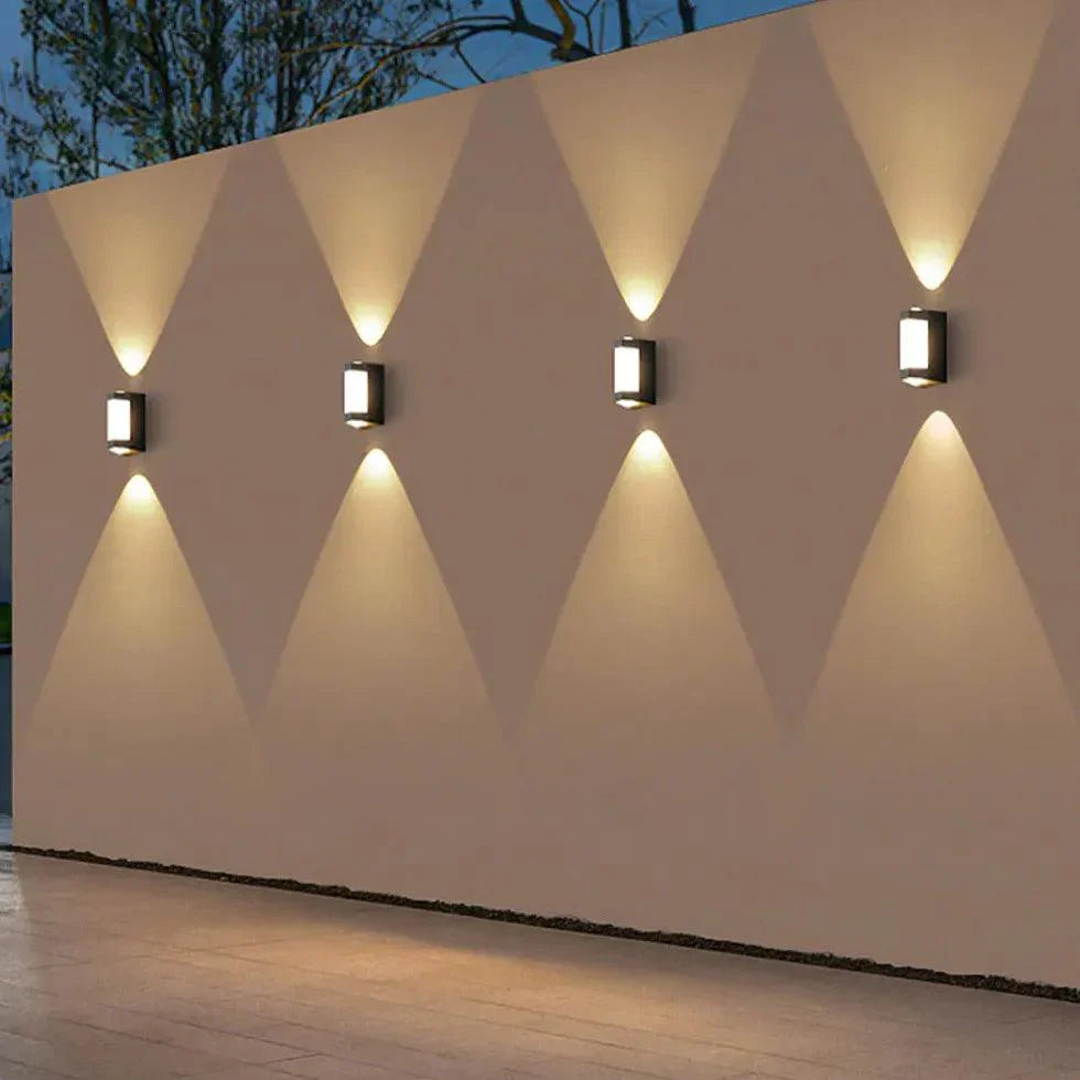 elegant-outdoor-led-wall-light-1-x7fkwe