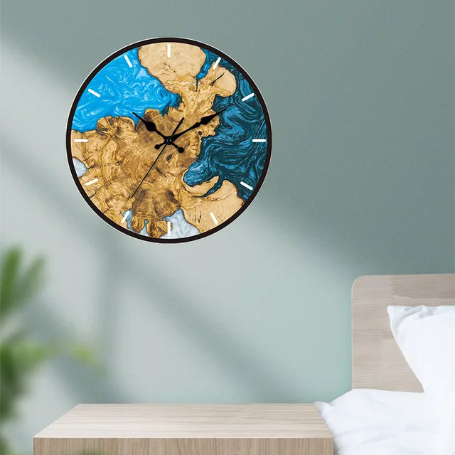 Horloge murale rustique en bois avec chiffres romains