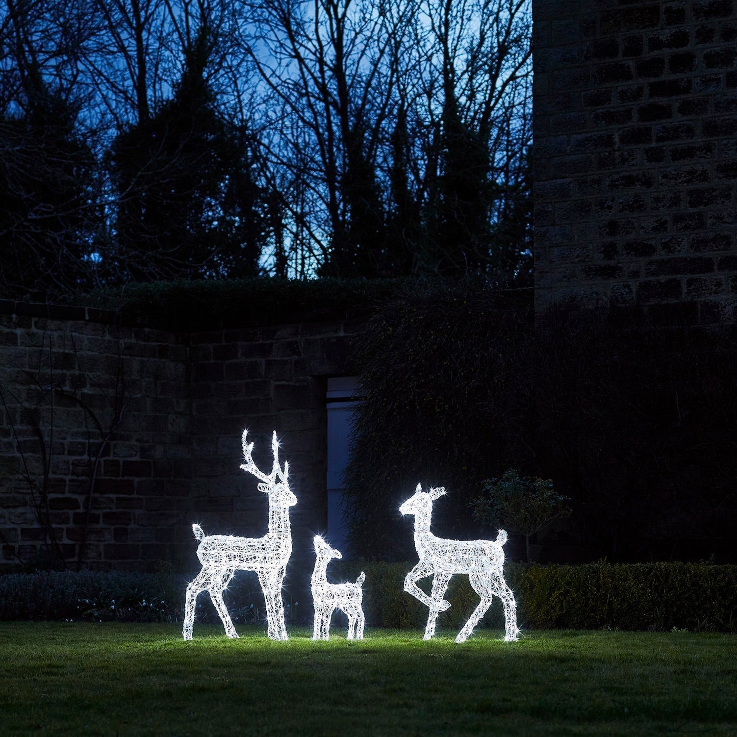 D-XX20012_1_Outdoor-Acrylic-LED-Christmas-Figures-Reindeer-Family-Garden_4ac7642a-8bb0-43b6-b68a-6f73e669b72d.jpg