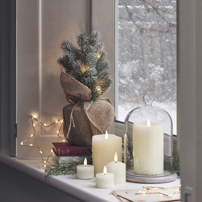 Indoor-Christmas-Windowsill.jpg