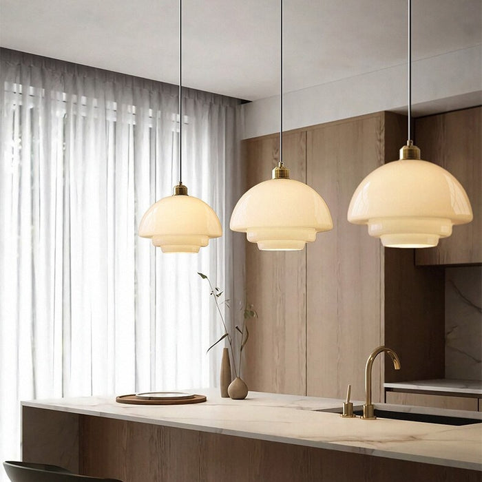 Lámpara colgante de cristal blanco estilo mediados de siglo
