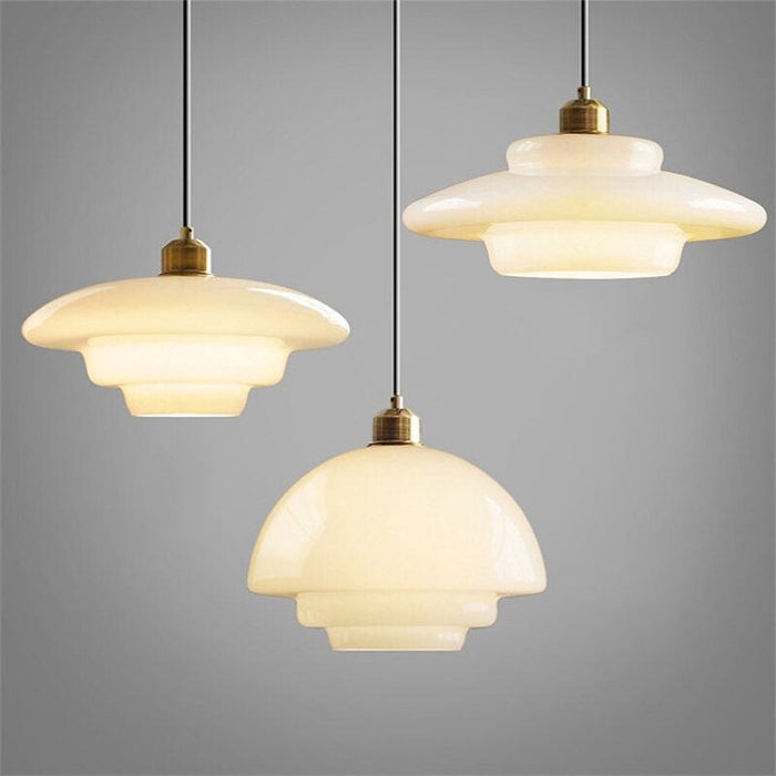 Lámpara colgante de cristal blanco estilo mediados de siglo