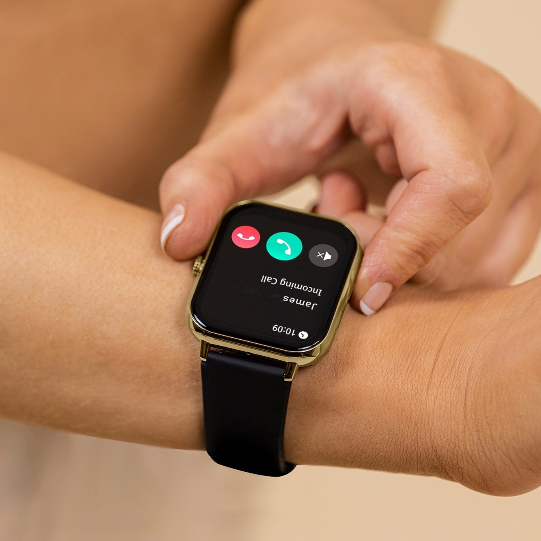 Montre intelligente boîtier doré tracker de fitness écran