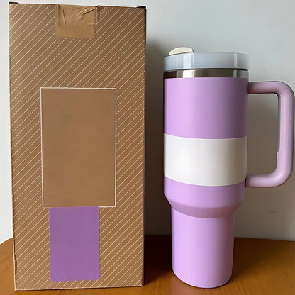 Mug de voyage en acier inoxydable isolé