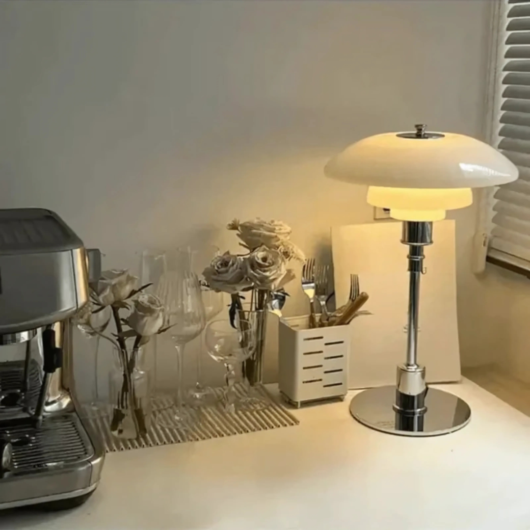 Nachttischlampe Moderner Glasschirm Eisenfuß