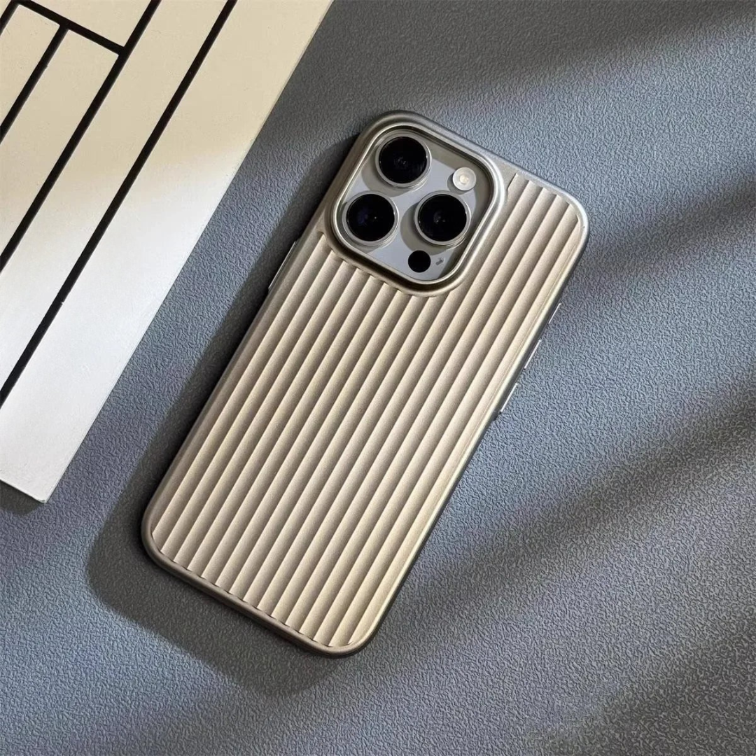 Coque de téléphone fine antichoc à nervures mate