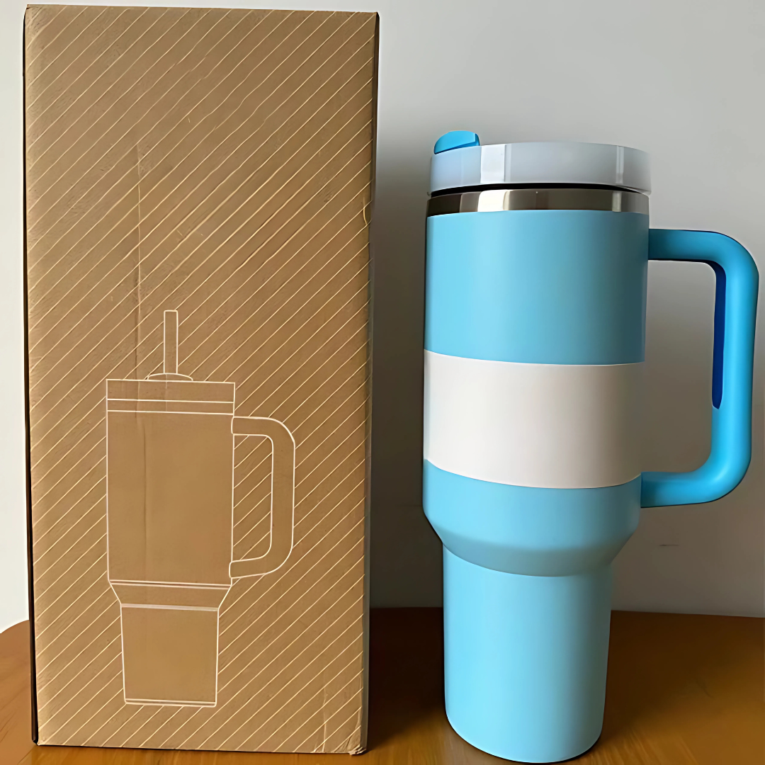 Mug de voyage en acier inoxydable isolé