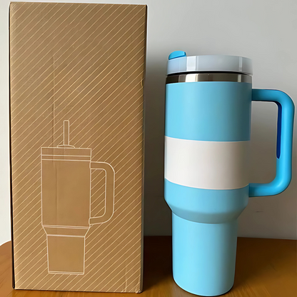 Mug de voyage en acier inoxydable isolé