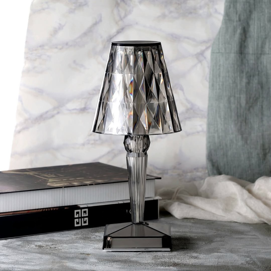 Lámpara de mesa LED con efecto cristal
