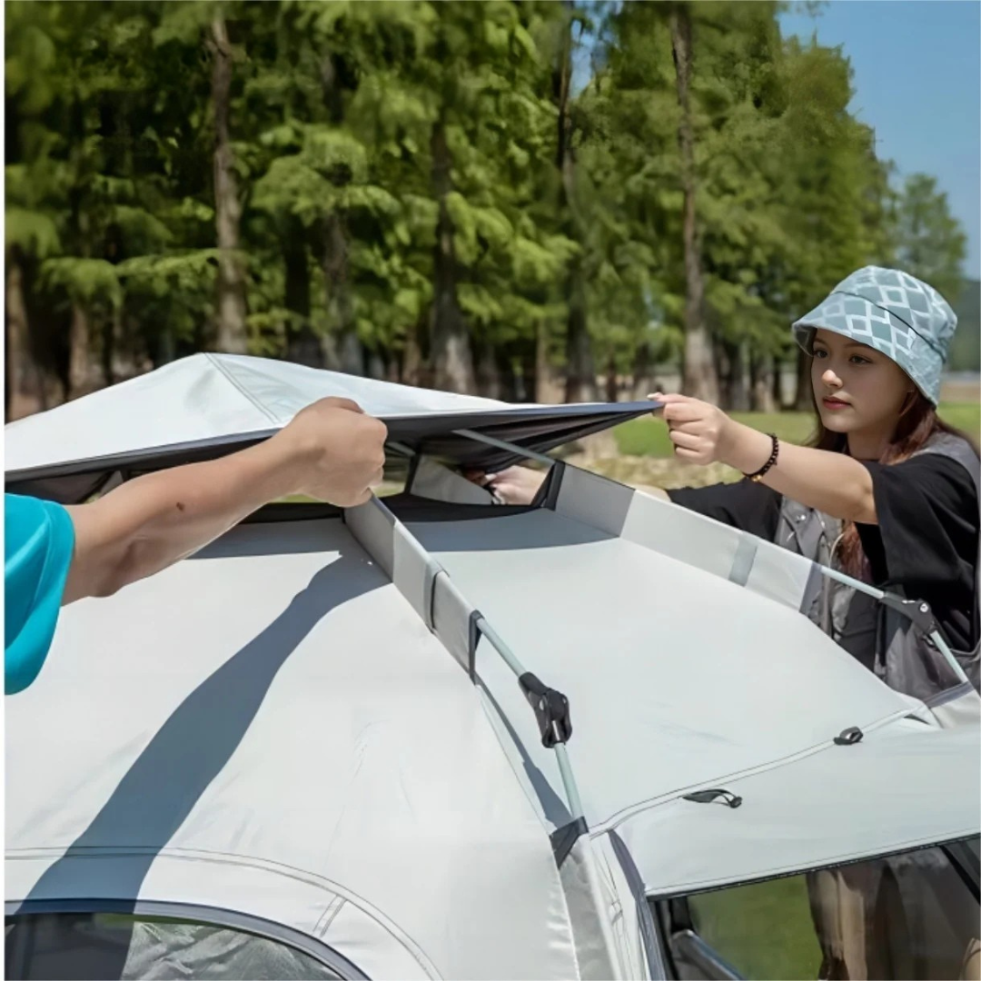 Wasserdichtes Familienzelt mit aufklappbarem Oberlicht