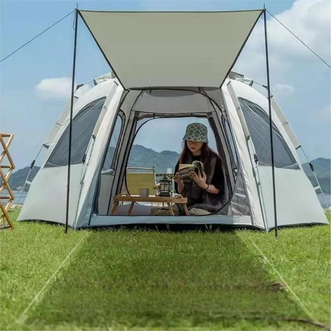 Wasserdichtes Familienzelt mit aufklappbarem Oberlicht