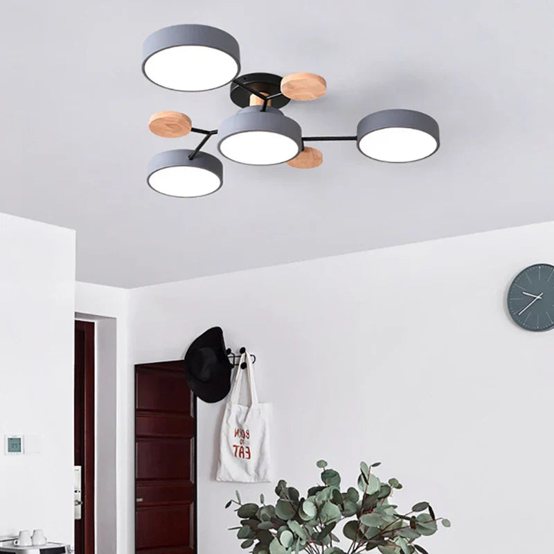 Lampada da soffitto moderna in metallo con design a LED