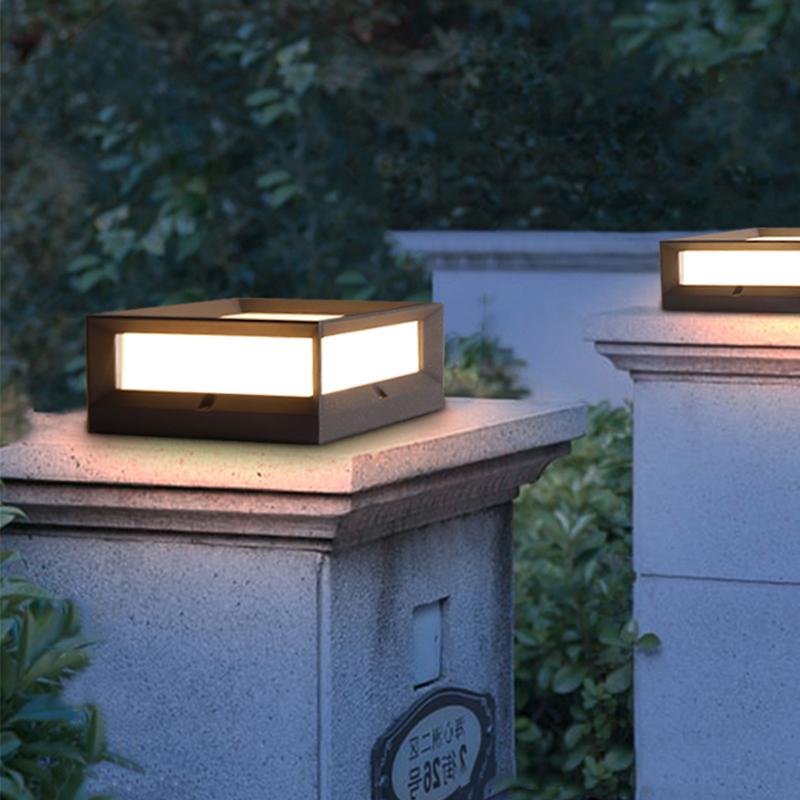 Farola LED solar para jardín de aluminio negro