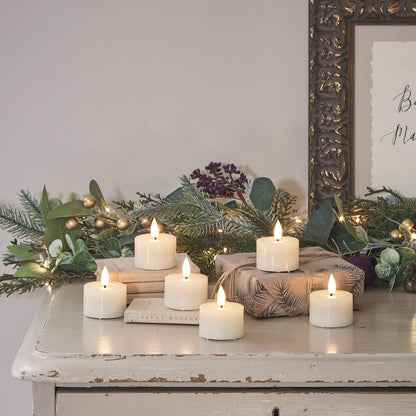 AU19001_TruGlow-Tea-Lights-On-Festive-Mantelpiece.jpg