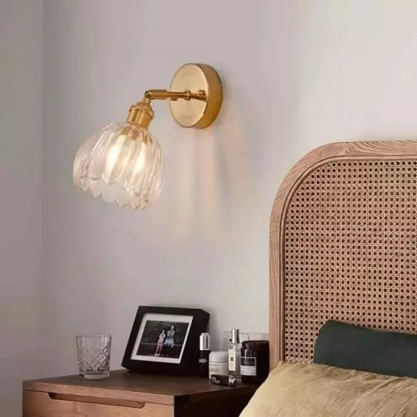 Aplique de pared vintage de cristal y latón