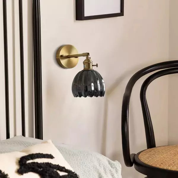 Aplique de pared vintage de cristal y latón