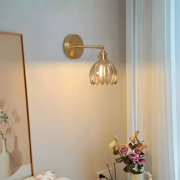 Aplique de pared vintage de cristal y latón